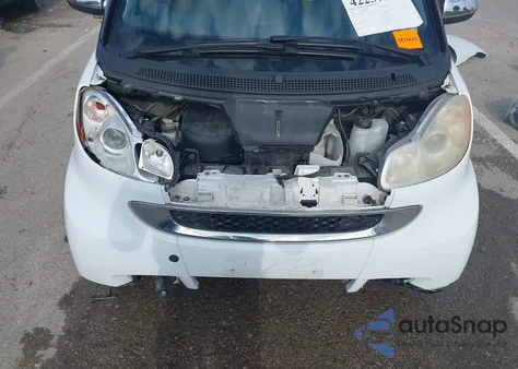 2011 Smart Fortwo Passion/Pure z USA, uszkodzony, nr VIN WMEEJ3BA9BK438101